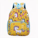 Gele en blauwe rugzak met eenhoornprint voor kinderen.