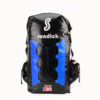 Een rugzak van 30 liter om mee te nemen op een trektocht of kampeertocht. Deze reistas is waterdicht en beschermt uw spullen tegen de regen. U kunt er uw kleding, voorraden, medische verzorging en alles wat u verder nodig heeft in opbergen.