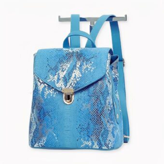Onze leren rugzak voor dames is een essentiële accessoire om uw look compleet te maken.