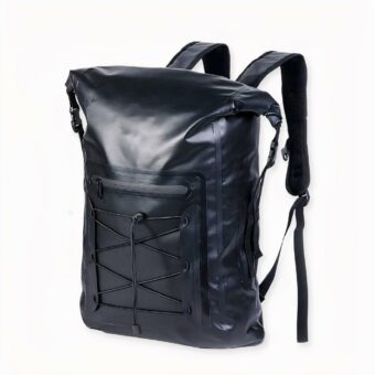 Hebt u water nodig? Dan is deze 30L wandelrugzak iets voor u! Het is een wandelrugzak met een sterke, stevige stof die uw kleding schoon houdt. Hij is gemaakt van PVC en is dus ook waterdicht. Hierdoor is hij ideaal voor het wassen of voor gebruik in rivieren.