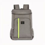 Val voor deze grote, mooie picknickrugzak! Een rugzak die net zo geschikt is voor mannen als voor vrouwen. Hij heeft een groene streep voor een sportieve look. Deze geïsoleerde rugzak is ideaal voor een picknick, maar kan ook gebruikt worden voor een sportschool, fitnesscentrum of klimpartij.