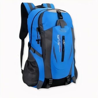 Deze kleine rugzak is ideaal voor uw bos- of bergwandelingen. Hij is verkrijgbaar in verschillende kleuren en kan voor allerlei activiteiten worden gebruikt! Dankzij de inhoud van 20-35 liter kunt u uw rugzakken schoon houden, zolang u zich maar geen zorgen hoeft te maken over kledging, water of voedsel!