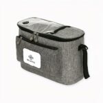 Bent u op zoek naar een duurzame, praktische en functionele kinderwagenzak? Zoek dan niet verder dan deze praktische, volumineuze opener voor de auto van uw kind. Deze hoop is ontworpen voor ultiem comfort en is ideaal voor zware bestuurders. Er is voldoende opbergruimte voor alle benodigdheden voor uw baby.