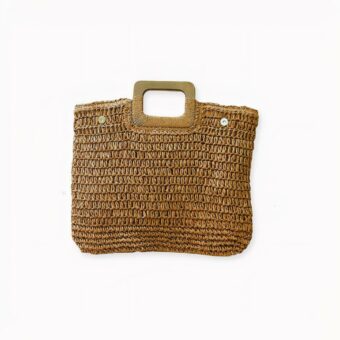 Bent u op zoek naar een praktische, trendy manier om het beste uit uw auto te halen? Bekijk dan onze nieuwe strostrandtas voor kinderen! De warmte van het ontwerp is perfect voor in de tuin en is een echte aanwinst voor de keukens. Dankzij de ruime indeling kunt u alles doen wat u op een dag moet doen.