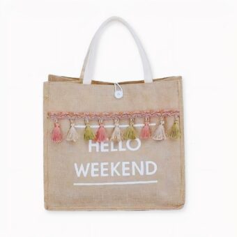 Bent u op zoek naar de perfecte stapel voor uw vakantie? Maak kennis met onze gloednieuwe linnen strandtas voor dames! Dankzij zijn brutale, nonchalante look en grote actievermogen is dit de perfecte stapel voor uw stranduitstapjes, stadswandelingen en shoppingtrips.