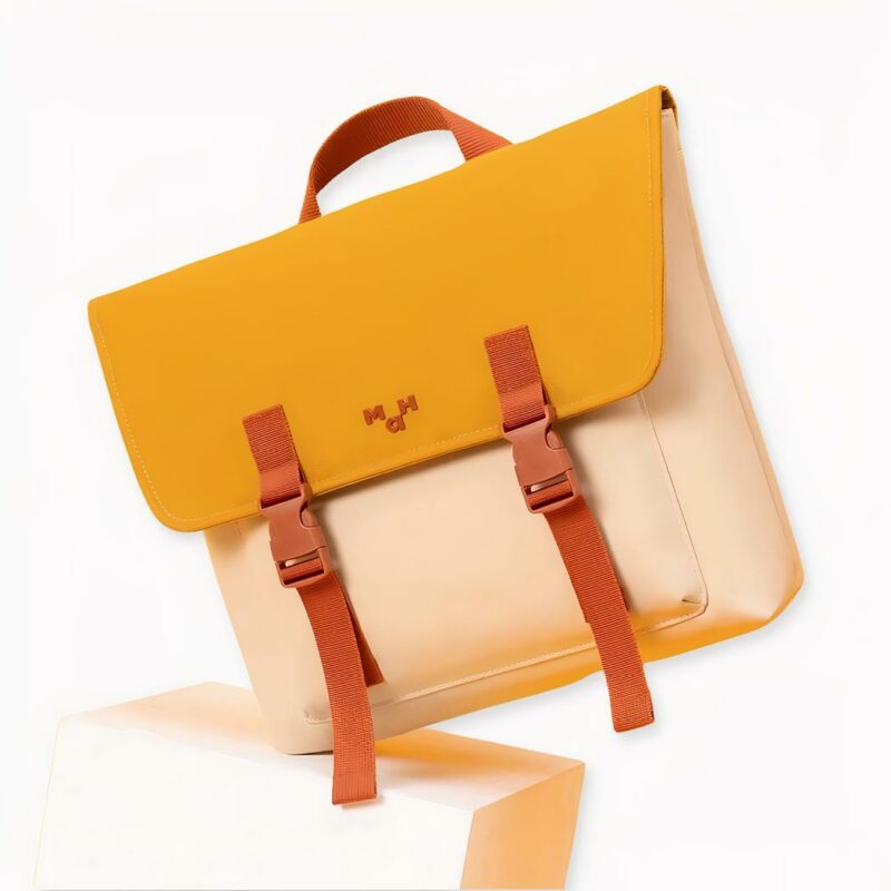 Naar school gaan is nog ver weg, en dit toont aan dat het de juiste tijd is voor uw kind om de best mogelijke opleiding te krijgen. Met zoveel opties op de markt, is het een goed idee om uit te zoeken wat voor meisje het beste bij u past. Maar wij hebben wel iets voor u met onze ergonomische, waterdichte rugzakband. Deze ergonomische, waterdichte rugzakband is speciaal ontworpen om rugpijn te verlichten en een comfortabele pasvorm te garanderen. De velgen zijn ideaal voor gebruik door de bouwvakker in elke situatie. En het beste? Hij is volledig waterdicht, dus u hoeft zich geen zorgen te maken dat boeken en schoolspullen van uw soort nat worden als ze in de regen terechtkomen. Als u op zoek bent naar een rugzak die uw kind comfortabel en droog houdt en tegelijkertijd bestand is tegen de ontberingen van alledaags gebruik, kijk dan niet verder dan onze ergonomische waterdichte schooltasrugzak. Het is de perfecte keuze voor uw huis.