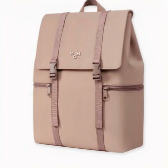 Als u op zoek bent naar een stijlvolle en toch functionele computerrugzak, kijk dan niet verder dan de Pink Ergonomic Waterproof Computer Backpack . Deze robuuste tas is perfect voor mensen die voortdurend onderweg zijn, want hij heeft een aantal vakken en compartimenten die u gemakkelijk naar wens kunt organiseren. Bovendien is het een robuuste constructie van verschillende materialen die uw ruggengraat beschermen tegen de elementen.