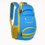 Als u op zoek bent naar een hoogwaardige, zeer functionele rugzak voor uw kind, kijk dan niet verder dan de Blue Ergonomic Backpack for Kids! Deze rugzak is speciaal ontworpen om comfortabel en praktisch te zijn voor kinderen, met functies zoals gewatteerde schouderbanden en een ergonomisch ontwerp. Bovendien is hij ruim genoeg voor alle schoolpullen en benodigdheden van uw kind, maar niet te groot om onhandig te dragen. Bovendien wordt de Blauwe Ergonomische Rugzak voor Kinderen geleverd in een prachtige blauwe kleur die alle kinderen zeker zal aanspreken. Bestel de jouwe vandaag nog en je zult zien waarom dit de ideale rugzak voor kinderen is!
