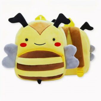 Deze CP bee rugzak voor kinderen is een onmisbaar back-to-school accessoire. Hij is gemaakt van hoogwaardige materialen en is zeer robuust en slijtvast. Hij heeft een ruim hoofdvak voor alle boeken en schriften die u voor school nodig hebt.