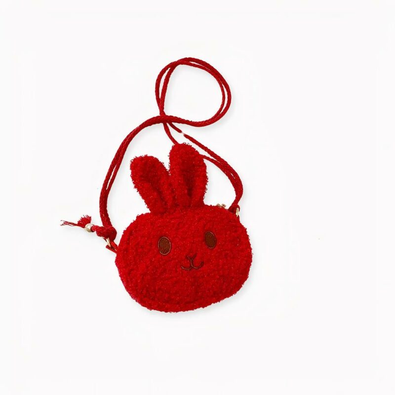 IMG_Sac_de_CP_en_peluche_ý _bandoulière_forme_petite_tête_lapin-transformed_1F Dankzij het compacte formaat en de verstelbare schouderriem is hij gemakkelijk te dragen, en hij is ruim genoeg voor alle spullen die uw soort nodig heeft voor school.