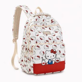 Un sac à dos Hello Kitty polyvalent pour toutes sorties blanc avec motifs Hello Kitty, grande poche frontale rouge et bretelles rembourrées, posé sur fond blanc.