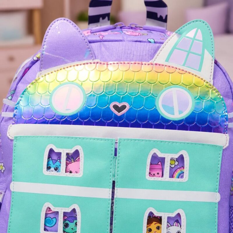 Gabby's Poppenhuis rugzak met kleurrijk huis – gedragen op de rug