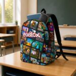 Roblox rugzak met donkere print van speelscènes – gedragen op de rug