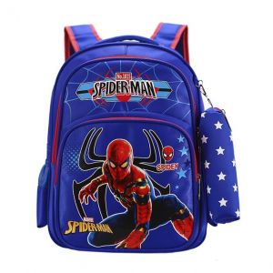 Spiderman rugzak met blauwe hoes en witte achtergrond