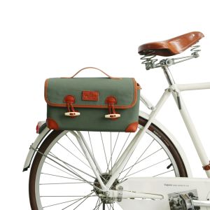 Opvouwbare stuurtas voor fiets of motor grijs en rood op de fiets